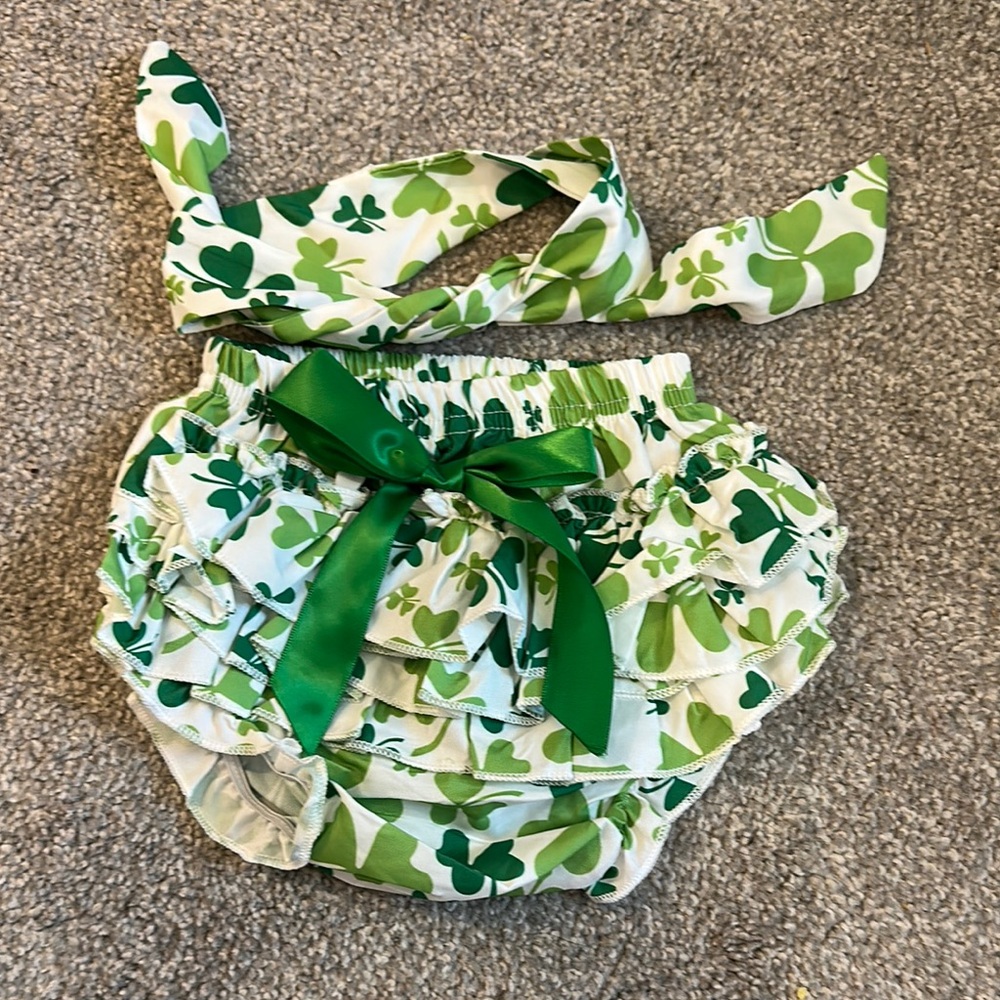 Green Shamrock Baby Bloomers Set